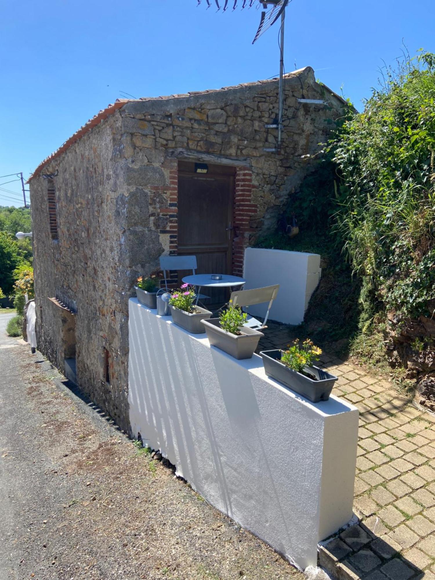 Le Petit Moulin Hotel Pouzauges Luaran gambar